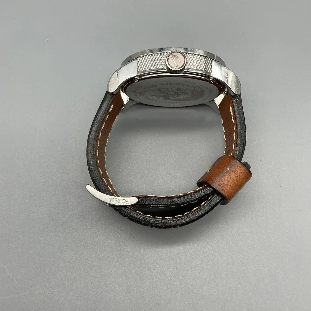Diesel DZ-5381 Mens Watch 46mm Silver Tone Brown Leather 10 BAR New Battery